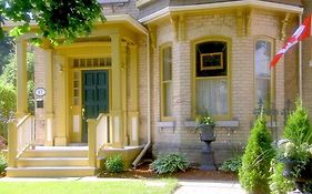 Buckingham House 2*